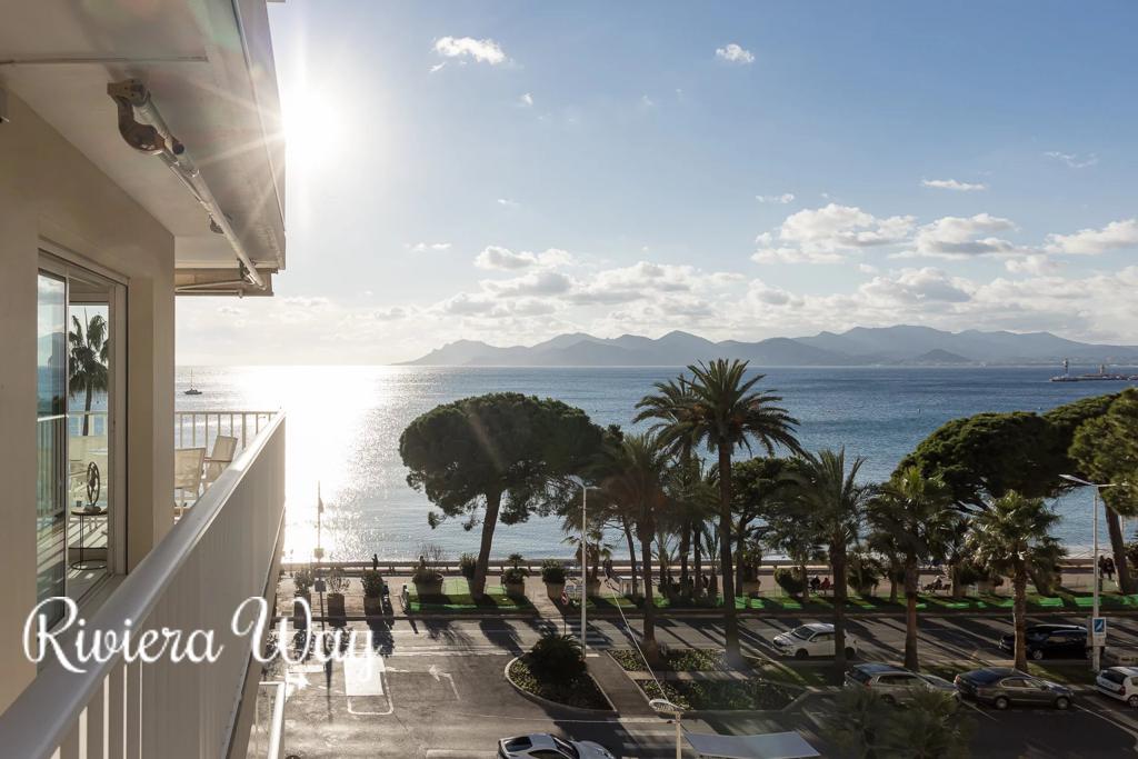 4 room apartment in Cannes, photo #2, listing #101511102