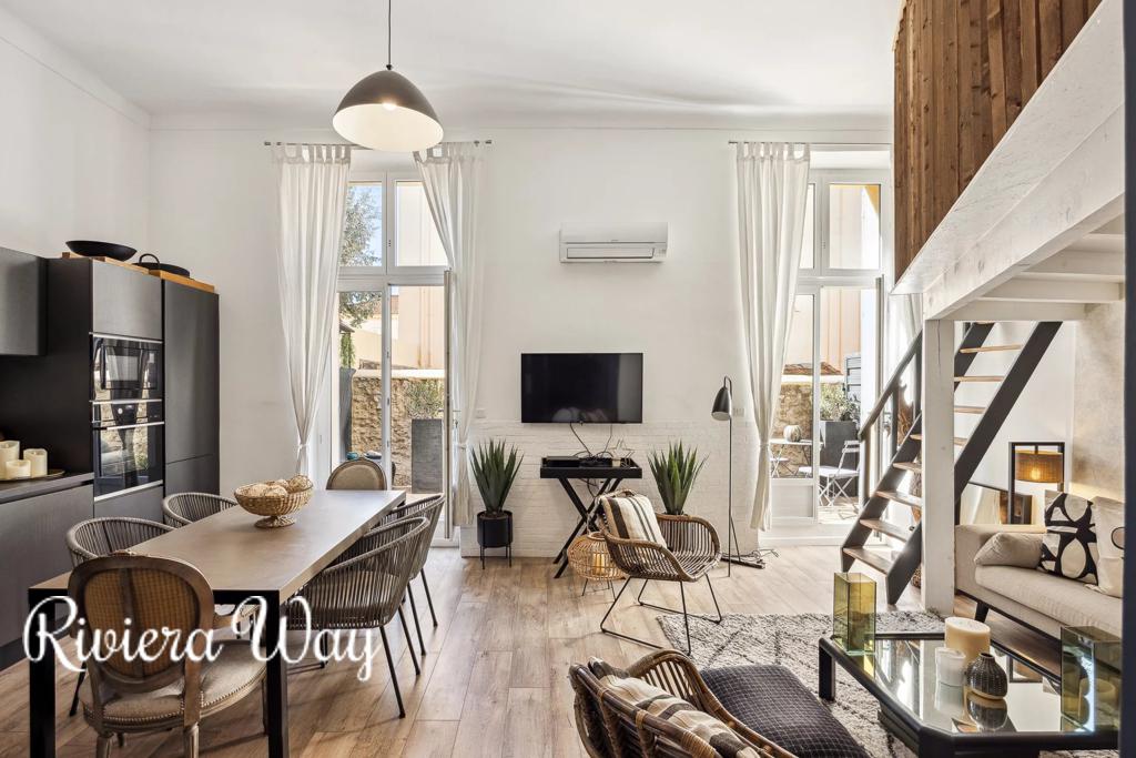 2 room apartment in Cannes, photo #6, listing #102709194