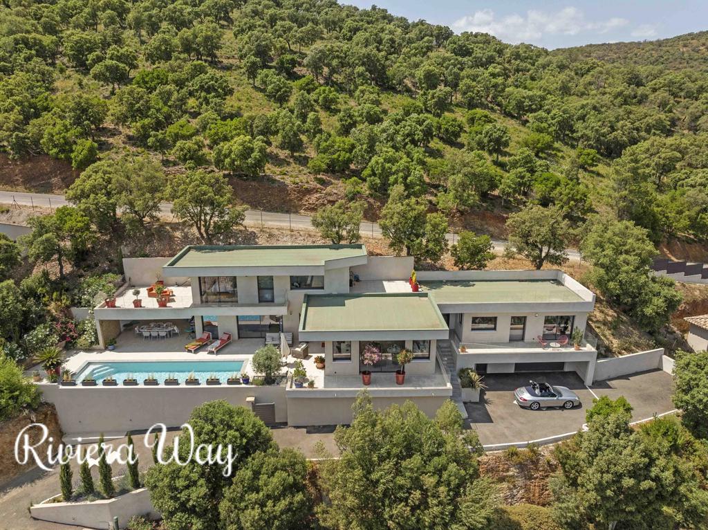 6 room villa in La Londe-les-Maures, photo #4, listing #103467420