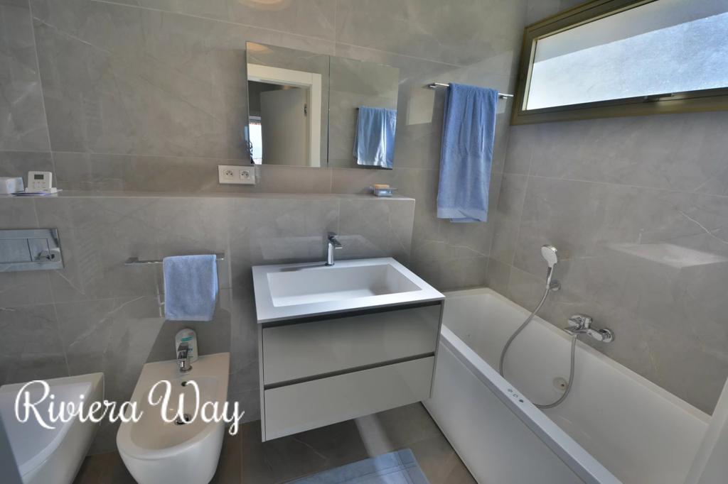 3 room apartment in Antibes, photo #8, listing #106626156