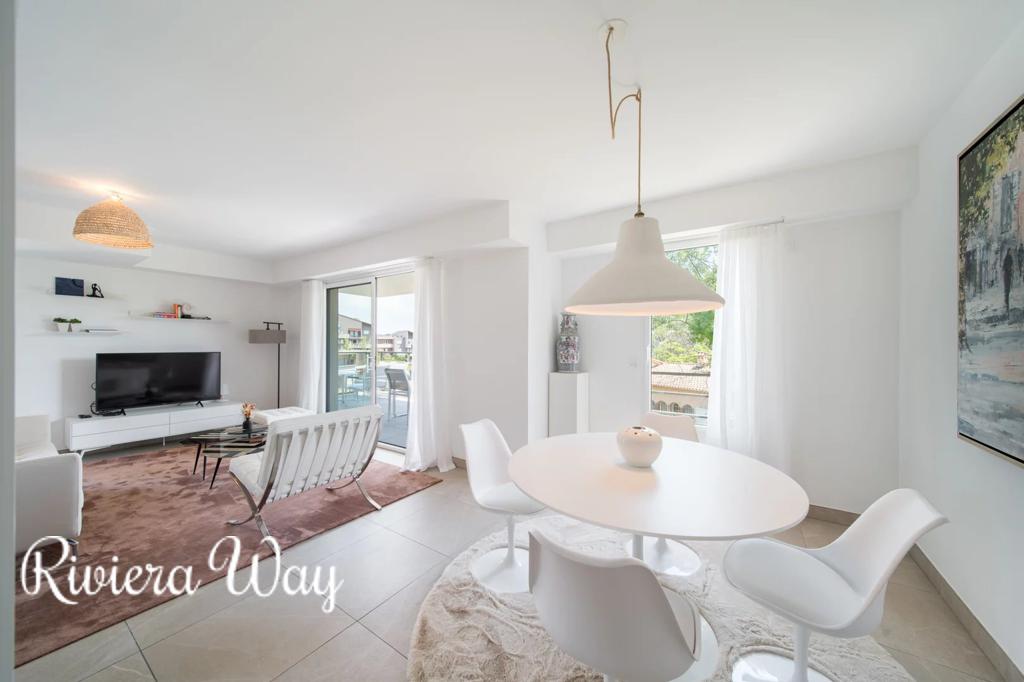 4 room penthouse in Mougins, photo #5, listing #106515906