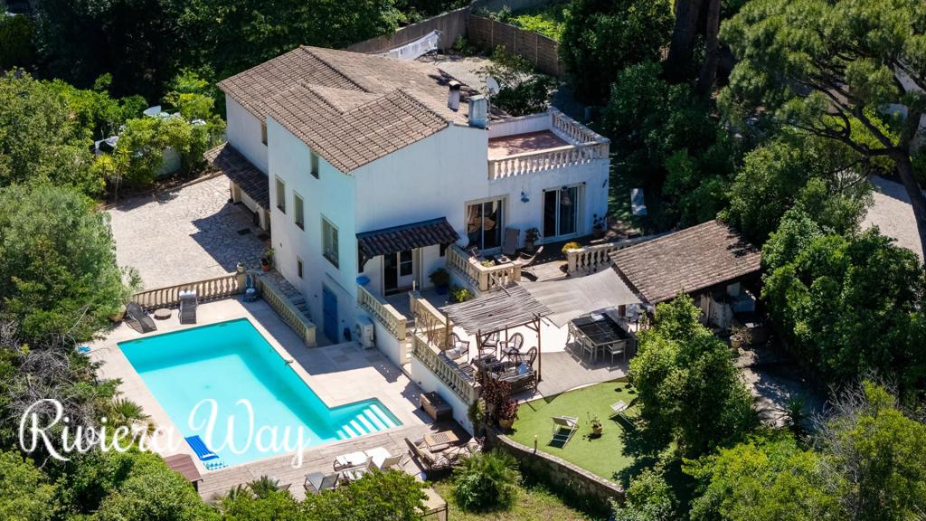6 room villa in Sainte-Maxime, photo #1, listing #106361178