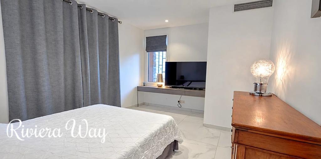 4 room apartment in Theoule-sur-Mer, photo #6, listing #107133096
