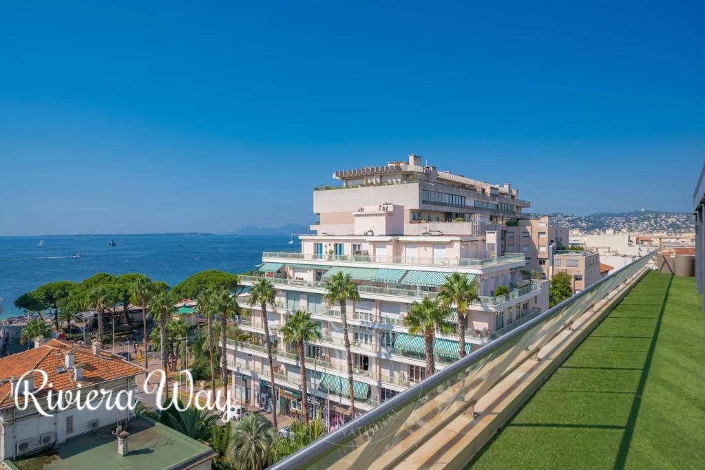 6 room apartment in Antibes, photo #5, listing #100414482