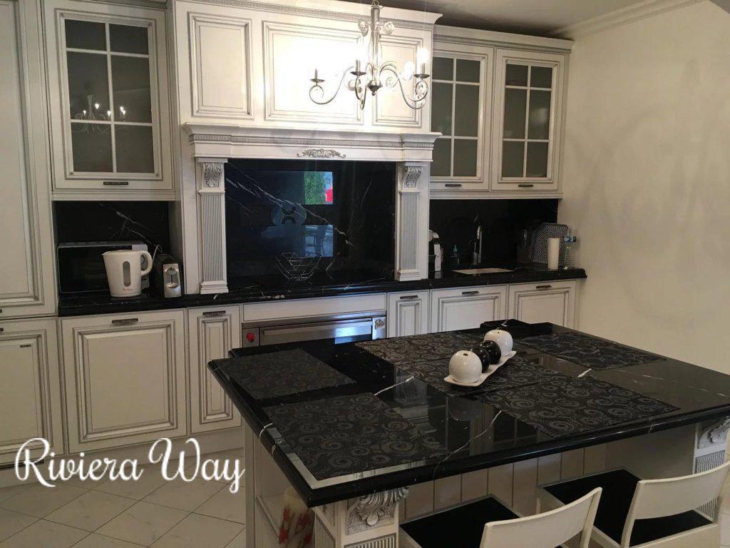 Villa in Villeneuve-Loubet, 230 m², photo #7, listing #106035846