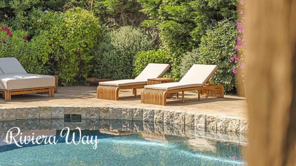 8 room villa in Grimaud, photo #4, listing #103714632