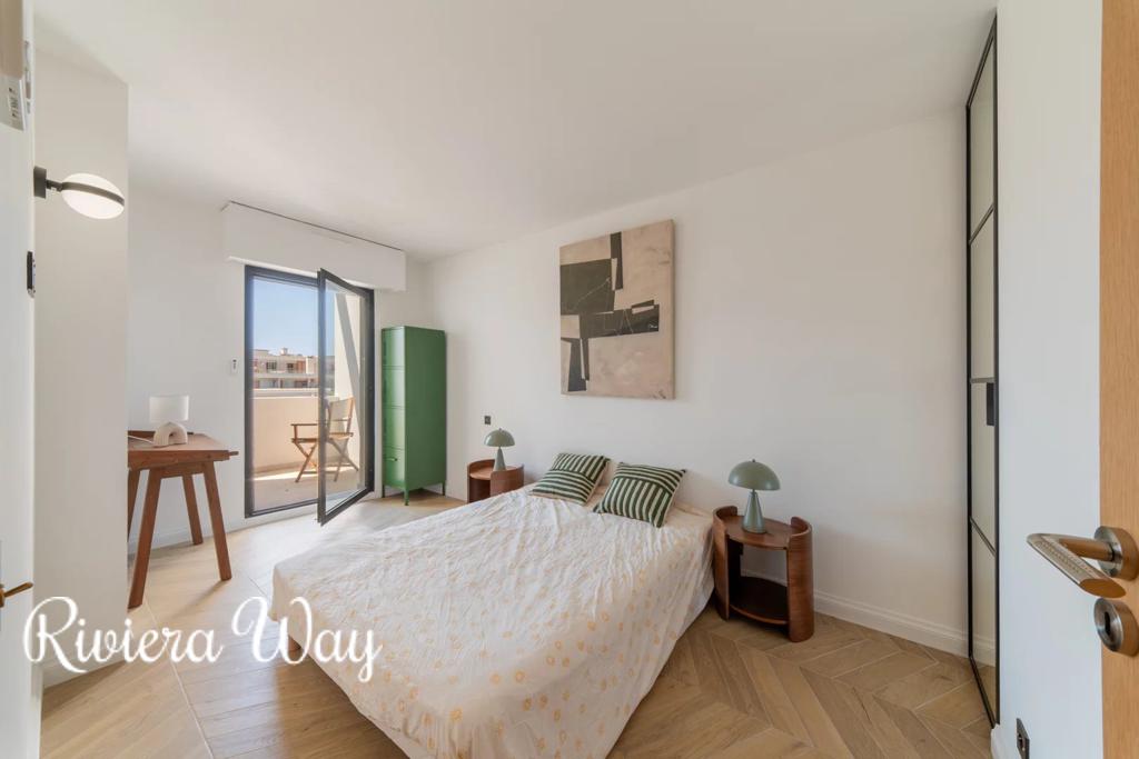 3 room apartment in Cannes, photo #7, listing #106781136