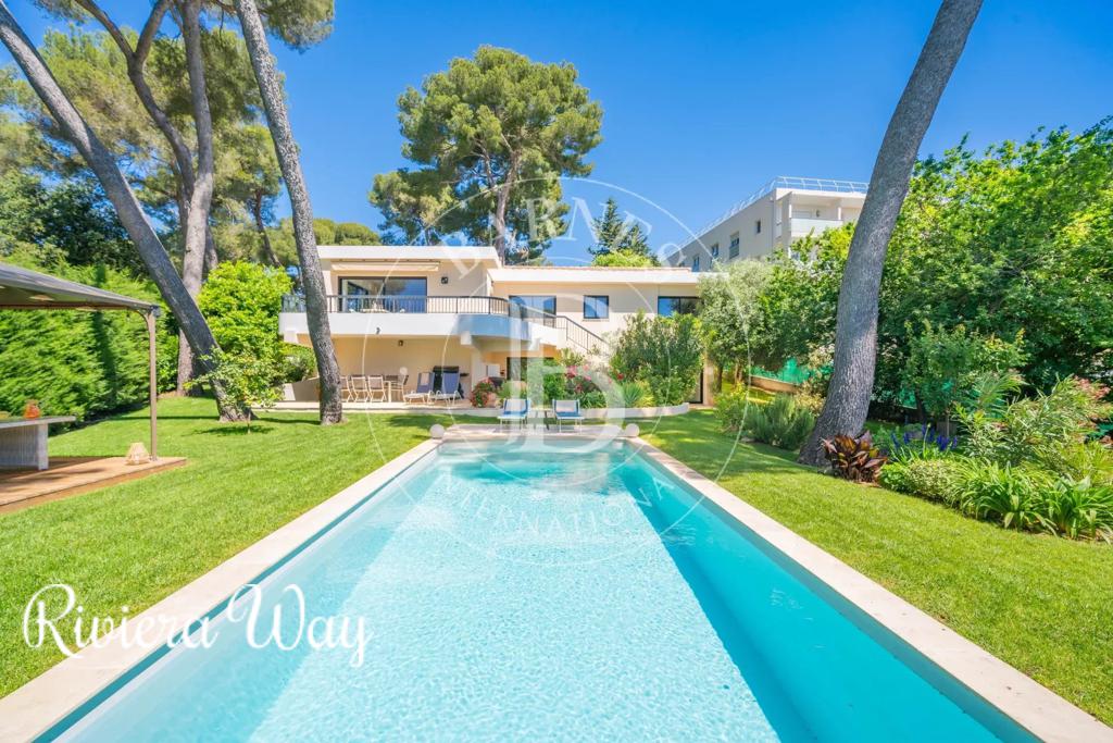 7 room villa in Antibes, photo #1, listing #99695400