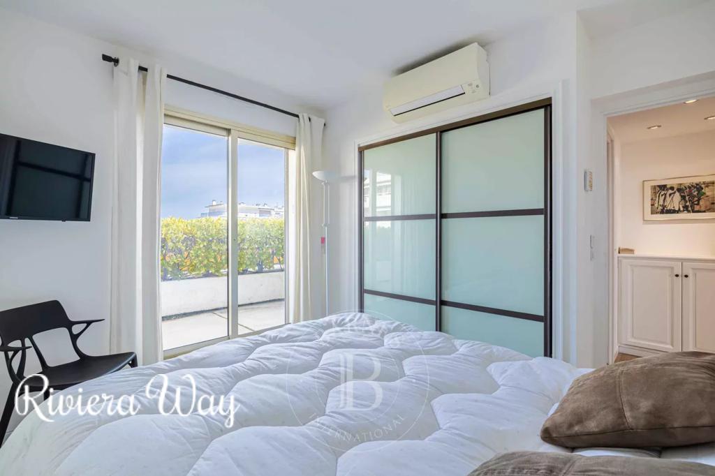 3 room apartment in Cannes, photo #9, listing #93474024