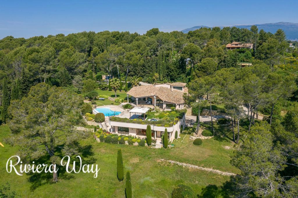 8 room villa in Mougins, photo #6, listing #101672046