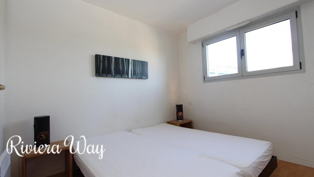 2 room apartment in Cap d'Antibes, photo #8, listing #79079868
