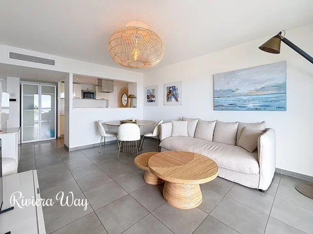 2 room apartment in Antibes, photo #5, listing #105717276