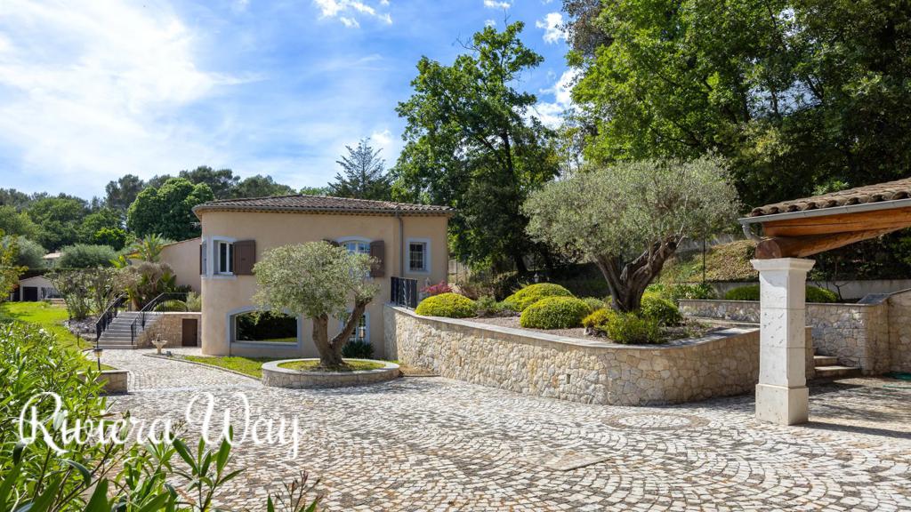 8 room villa in Le Rouret, photo #3, listing #106276296