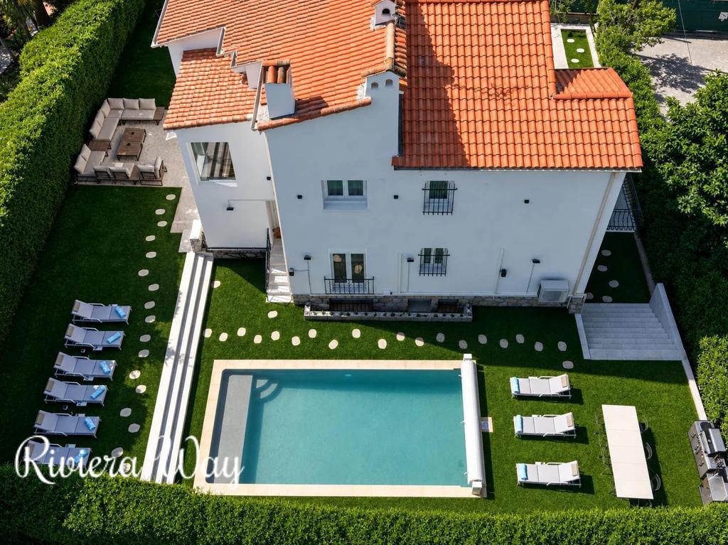 8 room apartment in Juan-les-Pins, photo #1, listing #106787478