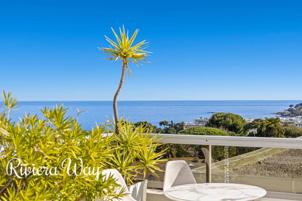 4 room apartment in Antibes, photo #7, listing #105721812
