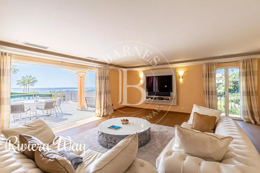 7 room villa in Antibes, photo #3, listing #88644486