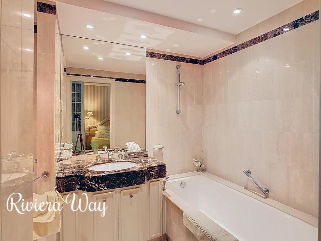 3 room apartment in Golf Juan, photo #6, listing #103614378