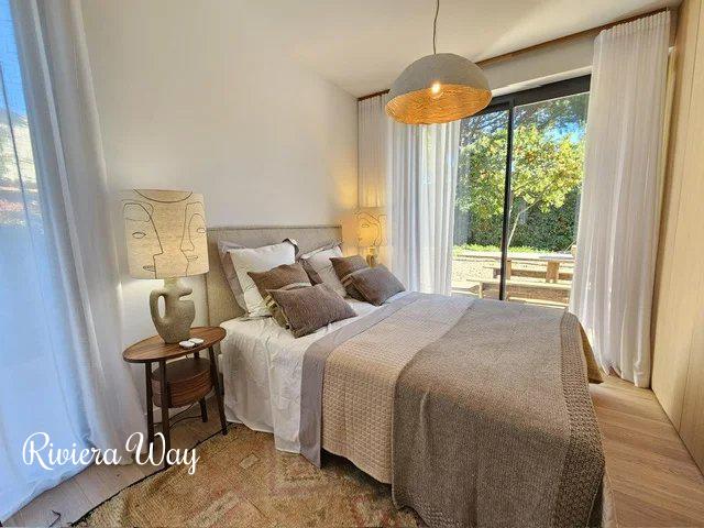 4 room villa in Cap d'Antibes, photo #4, listing #99443022
