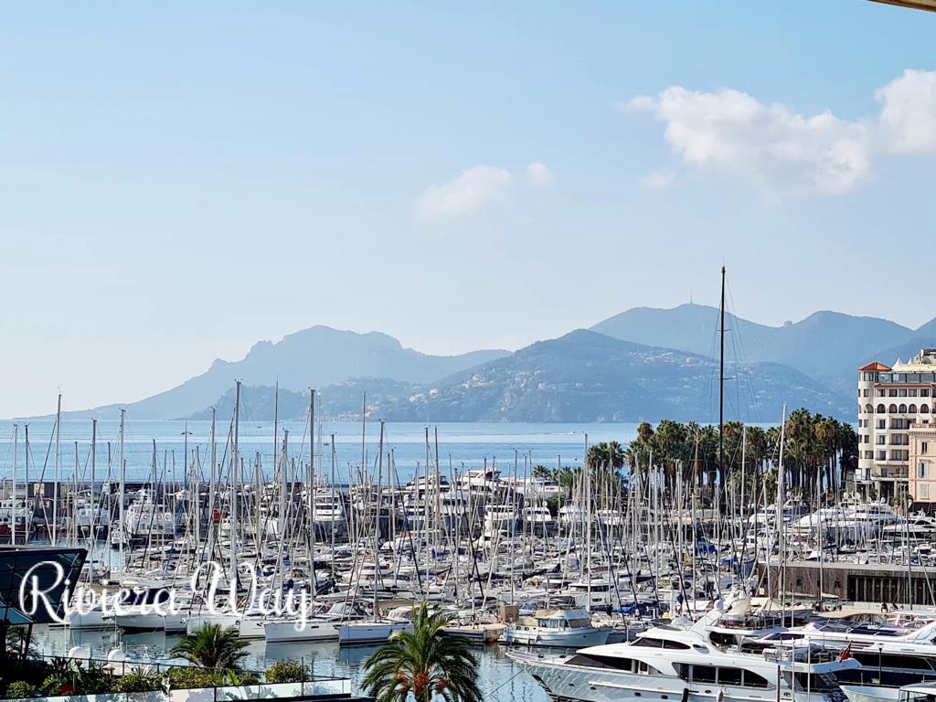 4 room penthouse in Cannes, photo #2, listing #85724604