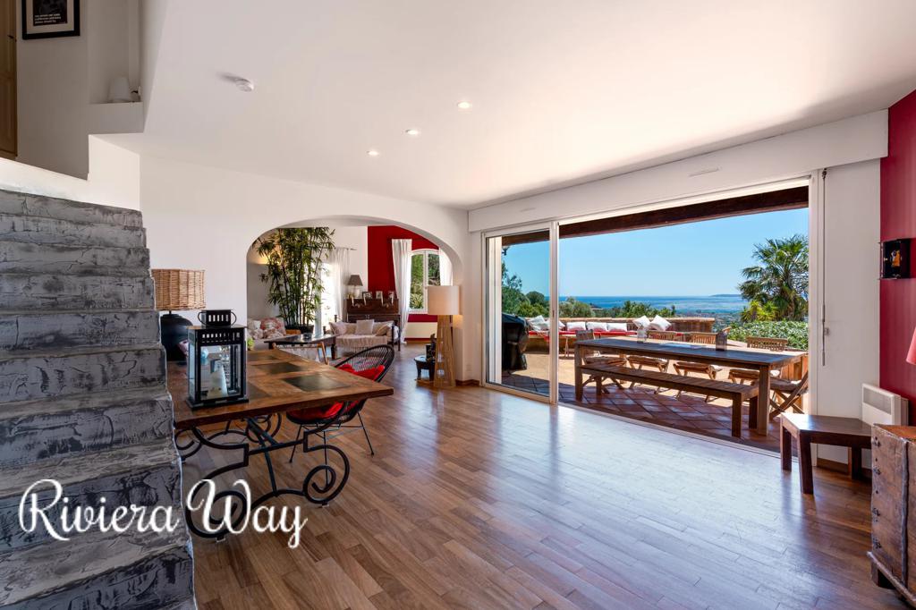 5 room villa in Bormes-les-Mimosas, photo #7, listing #106444044
