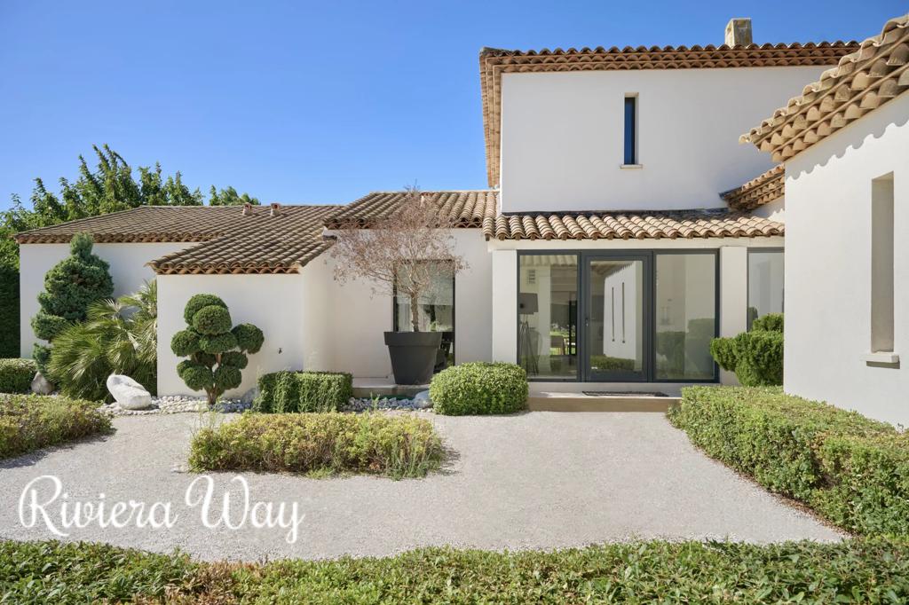 8 room villa in Saint-Tropez, photo #9, listing #100493106