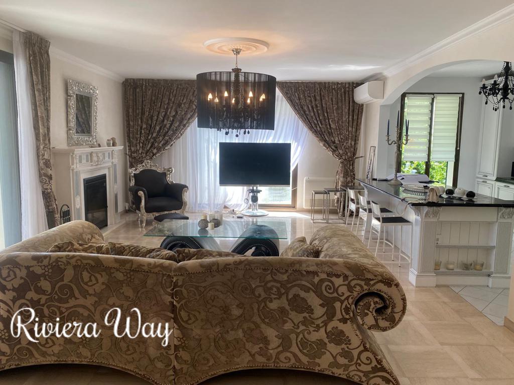 Villa in Villeneuve-Loubet, 310 m², photo #9, listing #106115478