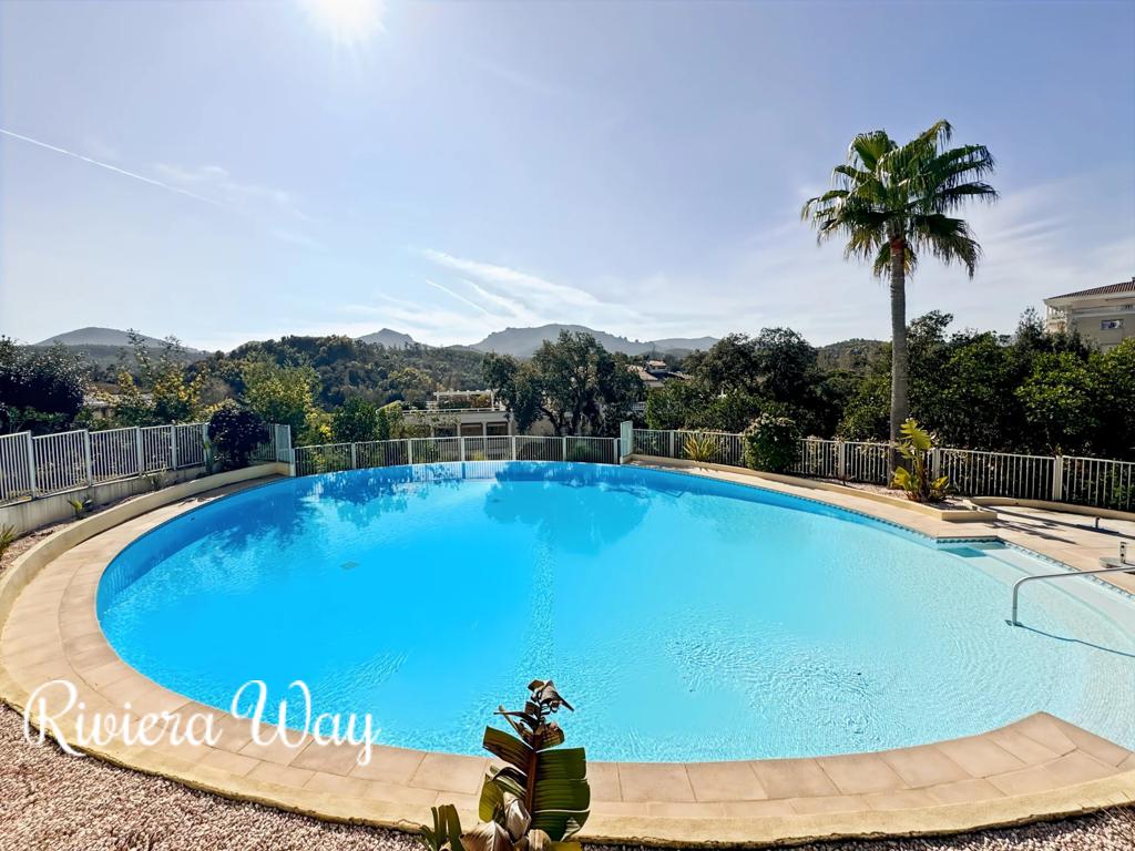 5 room apartment in Mandelieu-la-Napoule, photo #3, listing #103047630