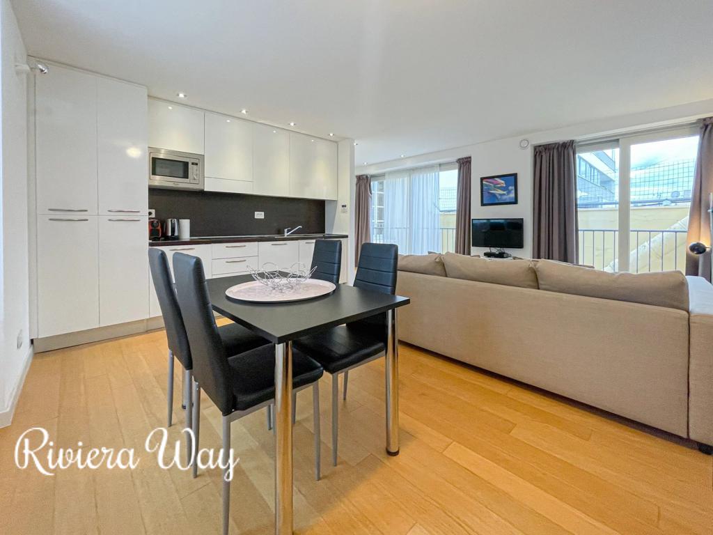 2 room apartment in Cannes, photo #3, listing #106248156