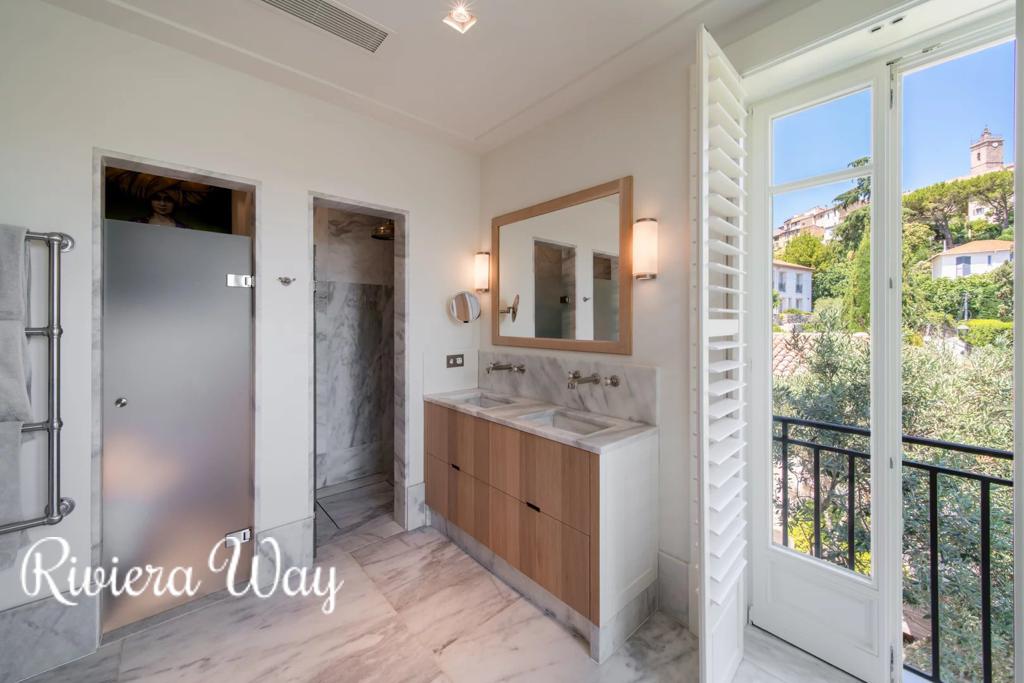 9 room villa in Mougins, photo #7, listing #106650306