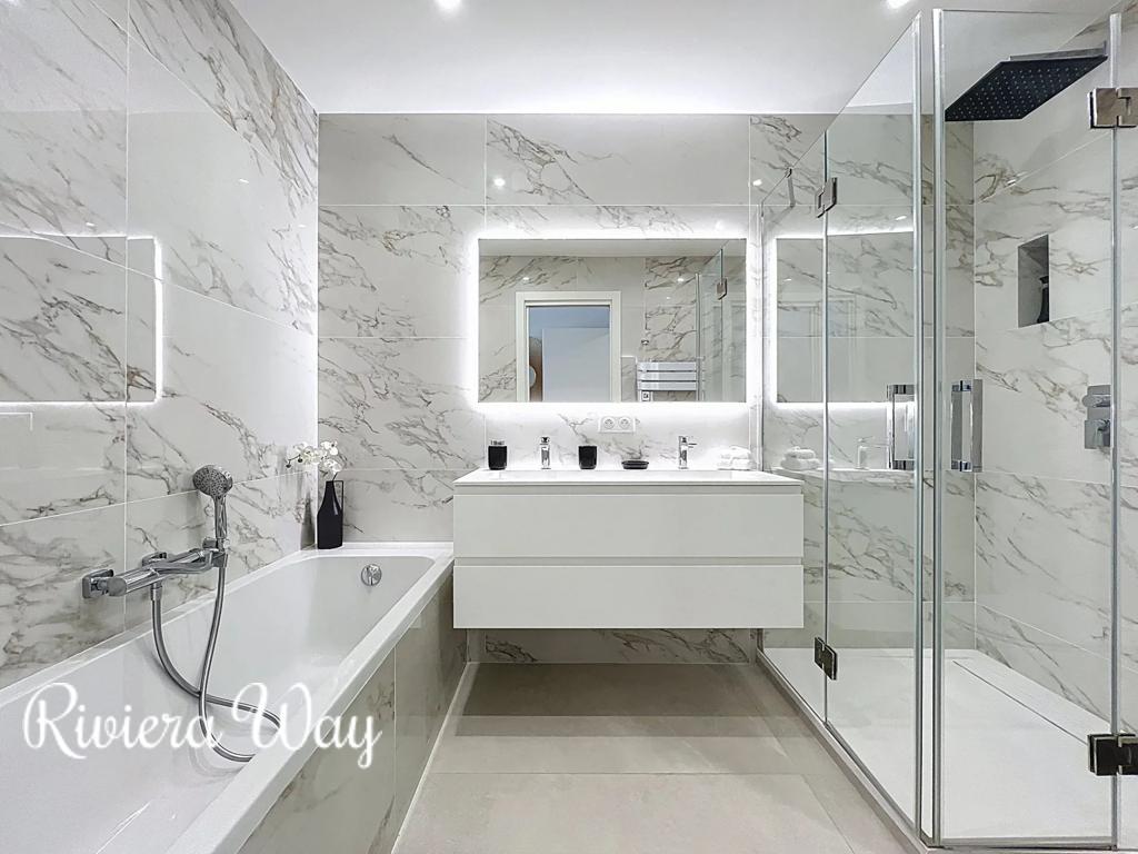 4 room apartment in Cannes, photo #6, listing #102777360
