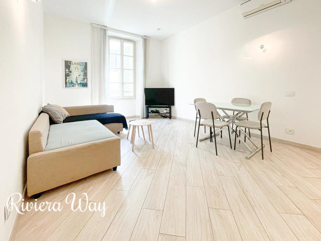 2 room apartment in Cannes, photo #1, listing #106248240