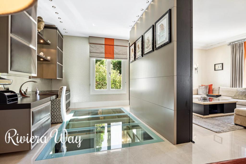 5 room villa in Cap d'Antibes, photo #4, listing #103975620