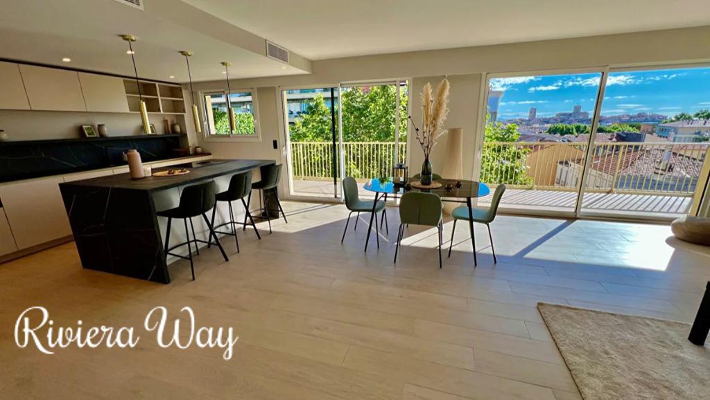 3 room apartment in Antibes, photo #4, listing #103465950
