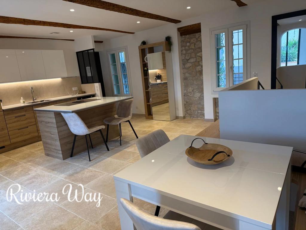 5 room apartment in Antibes, photo #4, listing #104262942