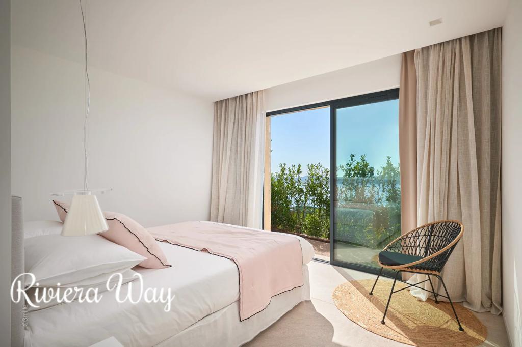 7 room villa in Grimaud, photo #10, listing #99642438