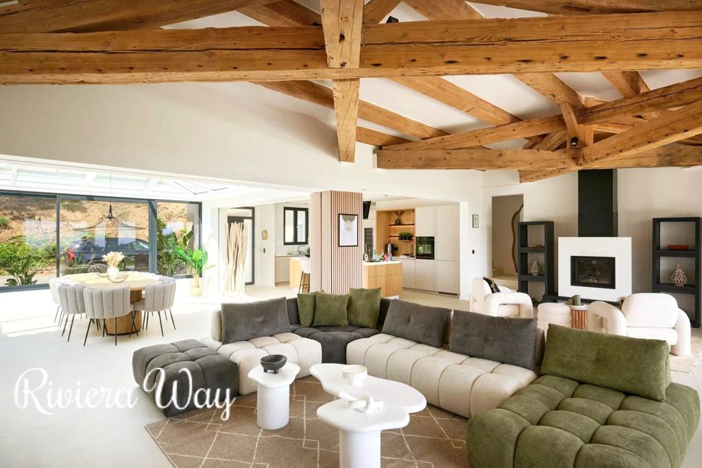 9 room villa in La Croix-Valmer, photo #10, listing #103323528