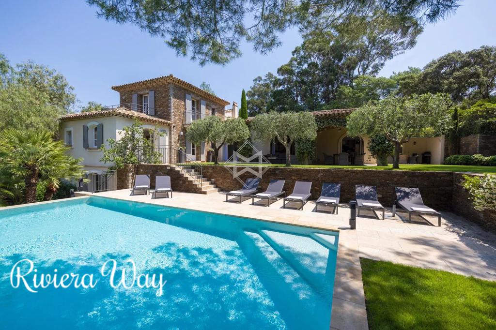 7 room villa in La Croix-Valmer, photo #2, listing #105676200