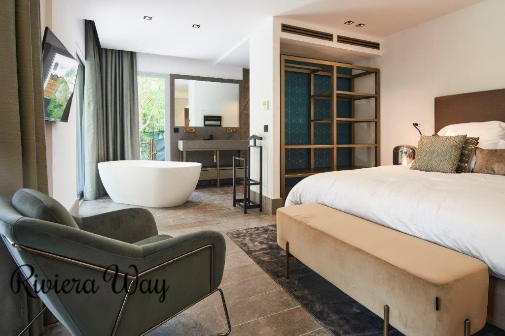 6 room villa in Cap d'Antibes, photo #2, listing #87013458