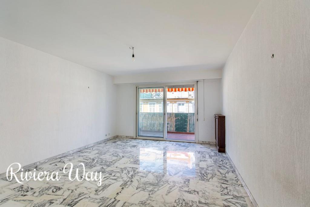 6 room apartment in Nice, 83 m², photo #1, listing #104750772