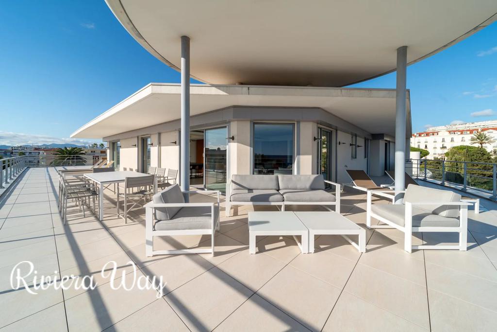 4 room apartment in Cannes, photo #8, listing #105153300