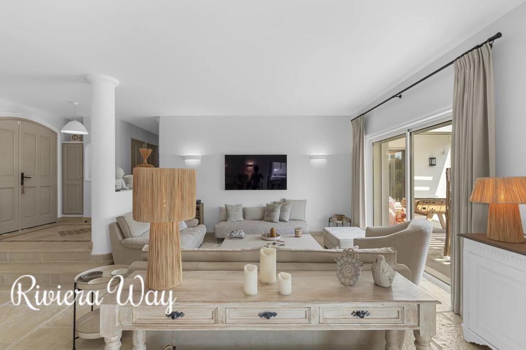 Villa in Mougins, photo #3, listing #103465992