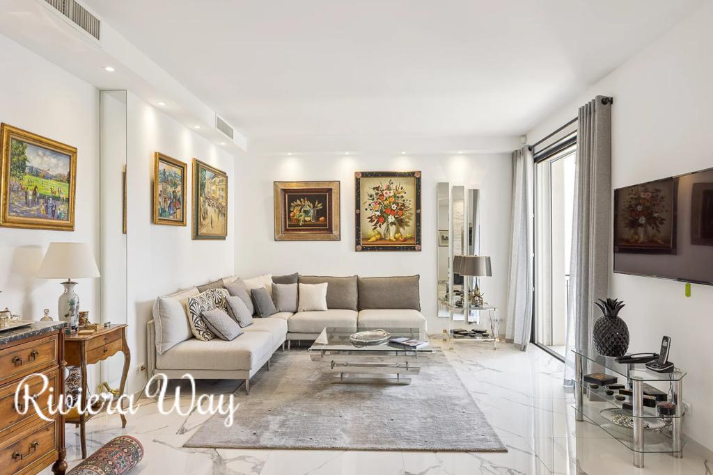 4 room apartment in Cannes, photo #10, listing #103386990