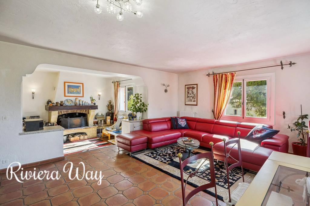 10 room villa in Antibes, photo #7, listing #103907496