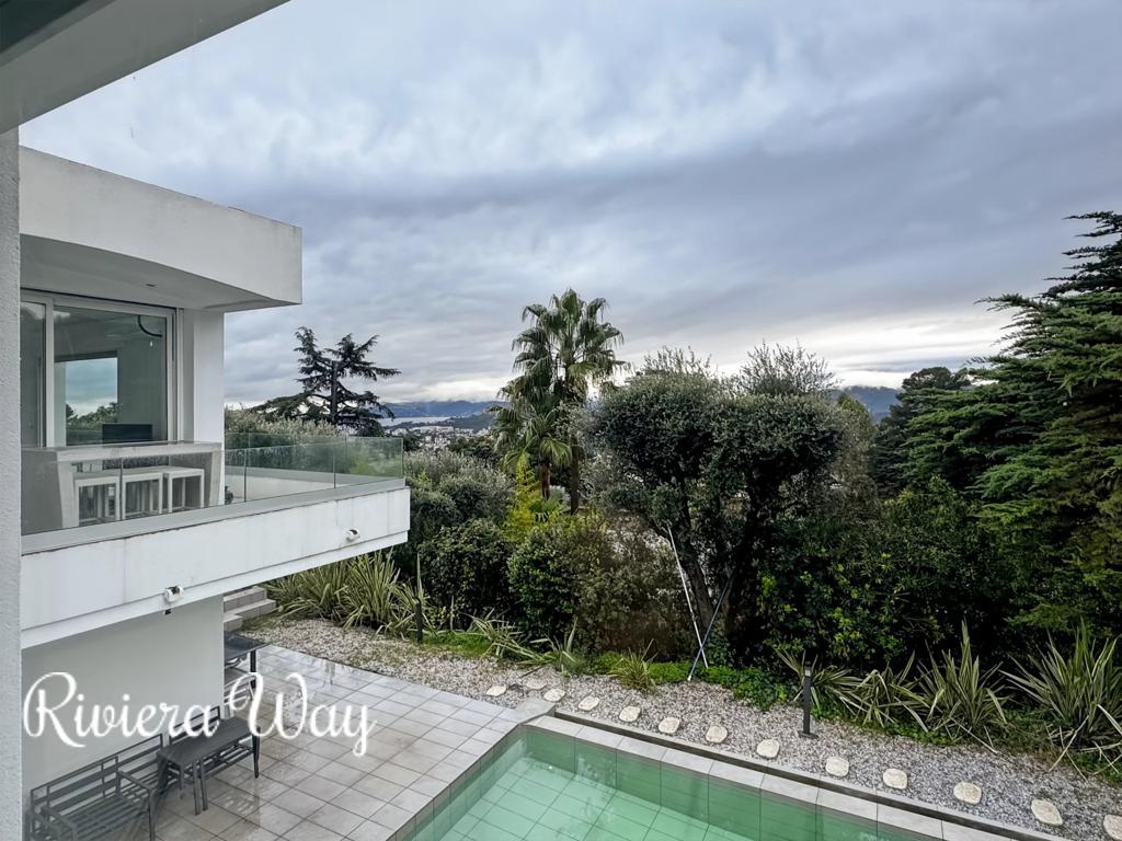 7 room villa in Cannes, photo #6, listing #101764992