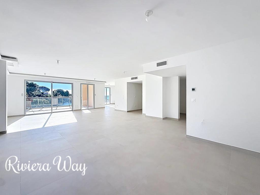 5 room new home in Le Cannet, photo #8, listing #90658050