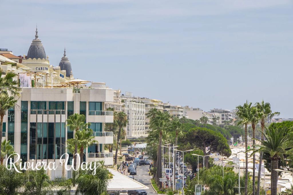 6 room apartment in Boulevard de la Croisette, photo #4, listing #104070036
