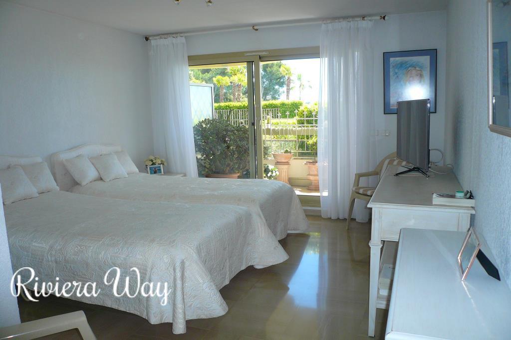 5 room apartment in Mougins, photo #10, listing #78828750