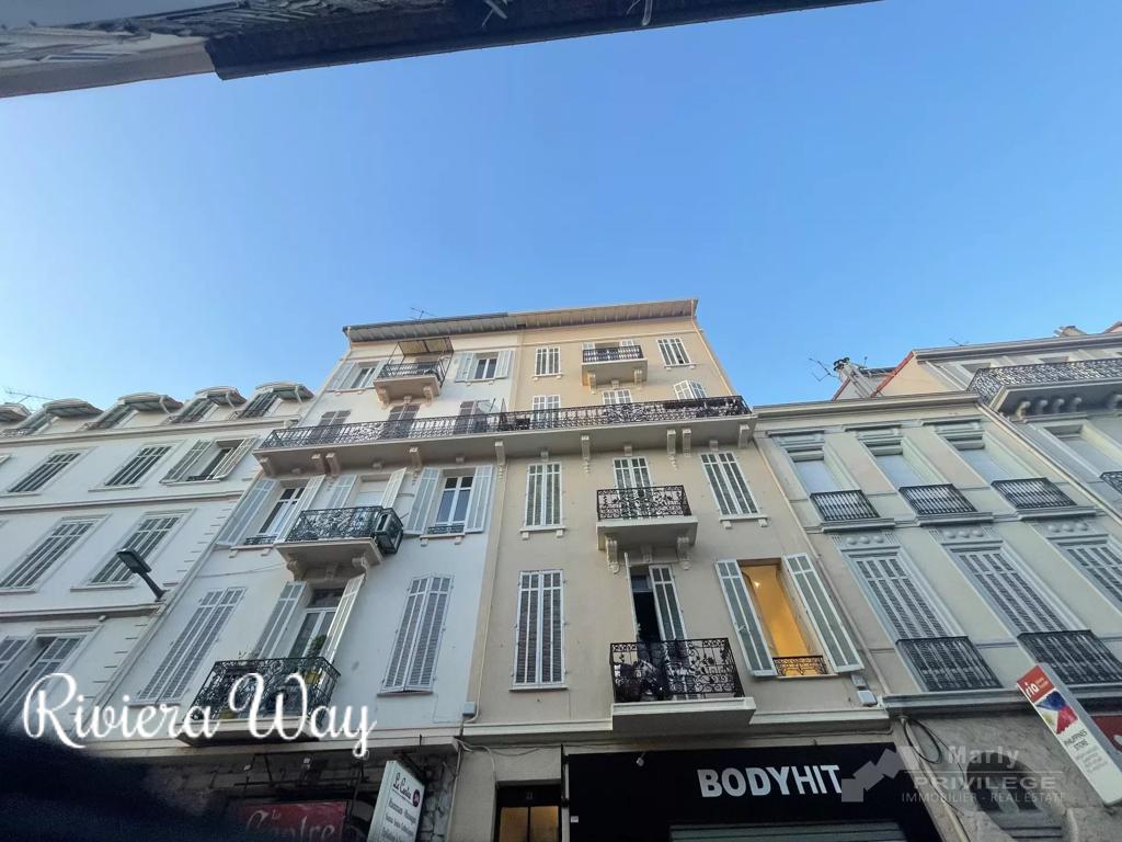 Apartment in Cannes, photo #3, listing #99609132