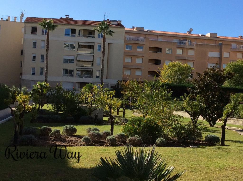 Apartment in Cannes, 76 m², photo #2, listing #80886246
