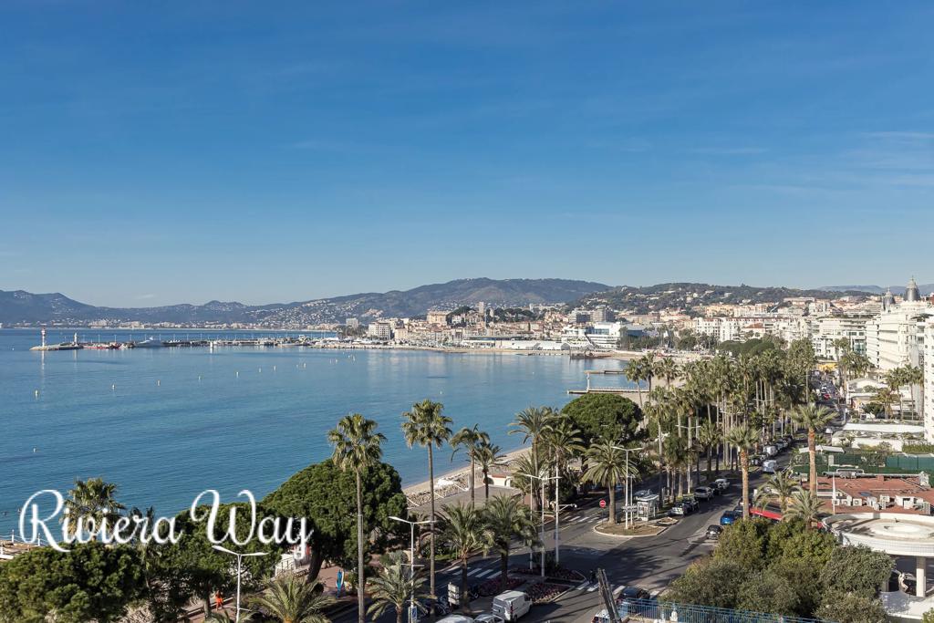 5 room apartment in Cannes, photo #9, listing #99360030
